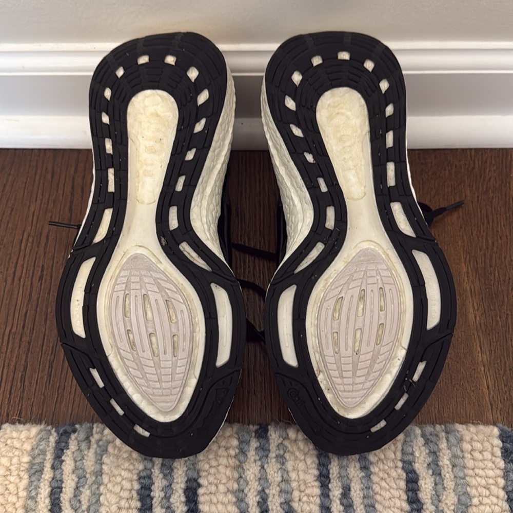 Very gently used adidas by Stella McCartney UltraBoost Size 7-1/2 No Box - Picture 3 of 7